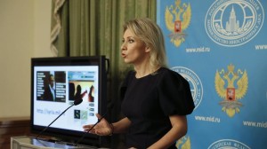 Maria Zakharova in conferenza stampa (foto: Corriere dello Sport)