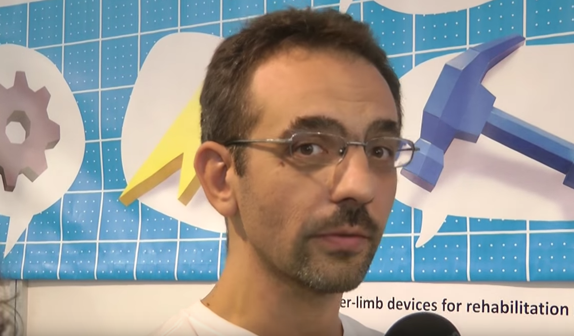 Il responsabile scientifico dello sviluppo di dispositivi robotici per la riabilitazione presso CNR-ITIA, Matteo Malosio