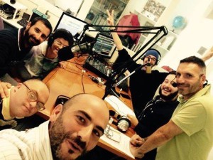 Gli Scooppiati Diversamente Band durante un'intervista a "Il Riso Abbonda"