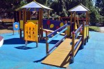 Parco giochi bambini con disabilità