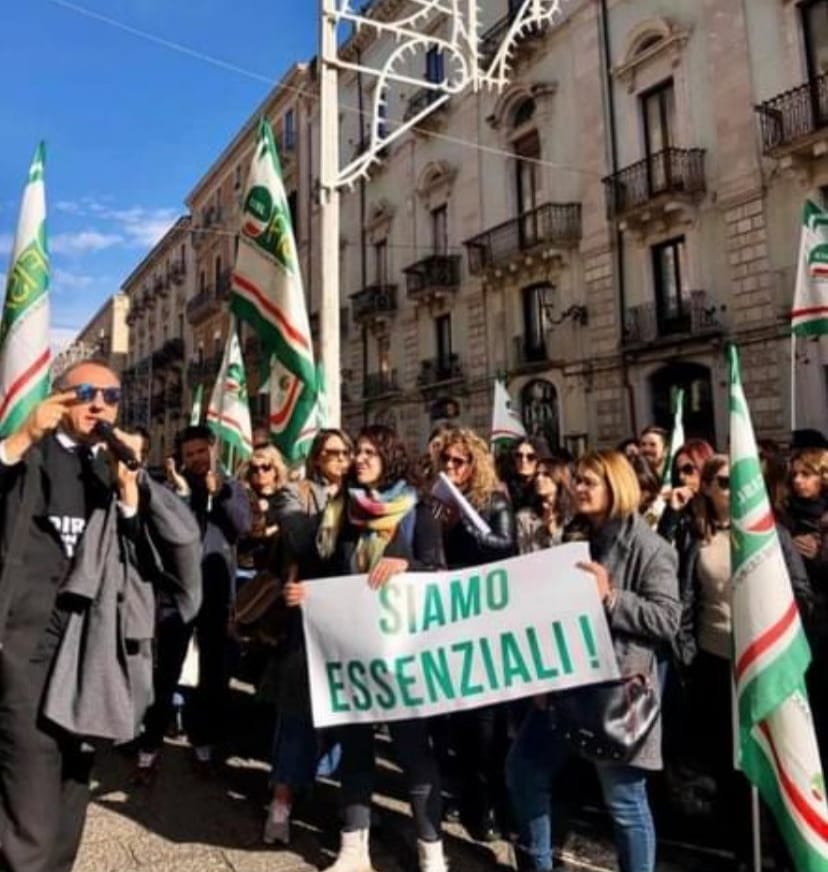 L'avvocato Benincasa alla manifestazione degli assistenti di sostegno