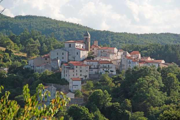 Una veduta di Castel del Giudice, Comune che si sta reinventando per tornare a essere popolato